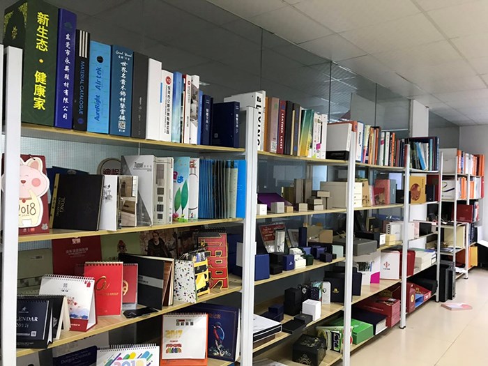 纸质文件夹和样品册展示